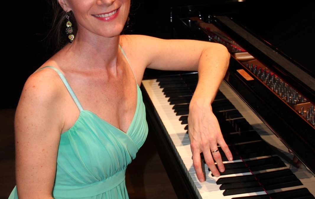 Stéphanie Humeau, pianiste et concertiste renommée,